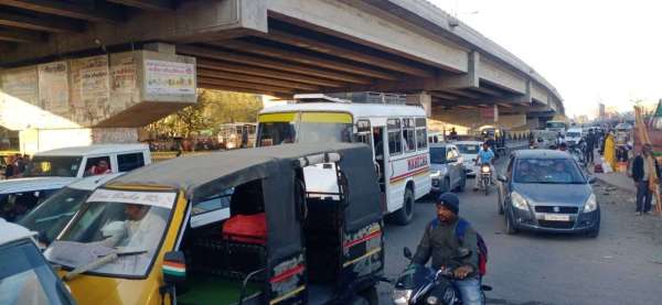 सिणधरी सर्किल पर लगा जाम