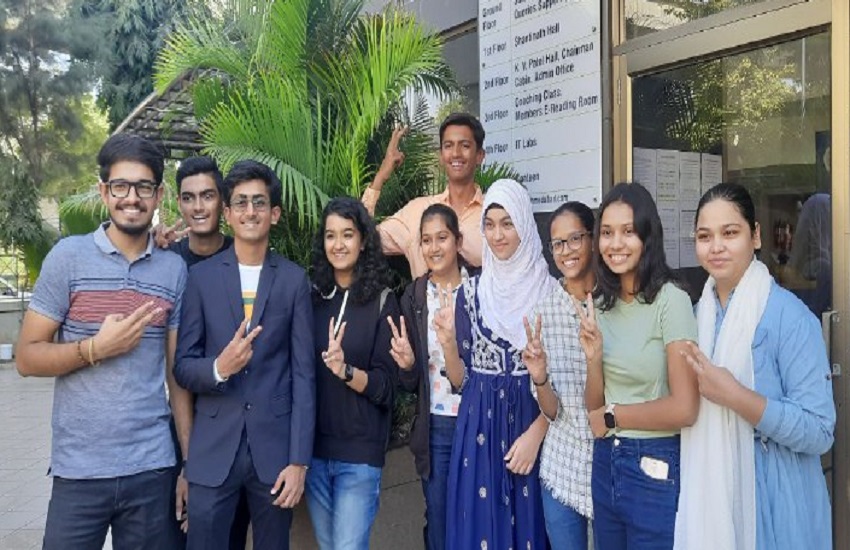 Ahmedabad: सीए फाउंडेशन पास करने वाले विद्यार्थी बोले, मॉक टेस्ट, रिवीजन महत्वपूर्ण