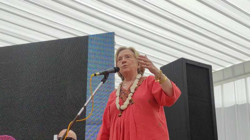 Hillary Clinton: हिलेरी क्लिंटन ने जलवायु परिवर्तन से लड़ने को 50 मिलियन डॉलर की घोषणा