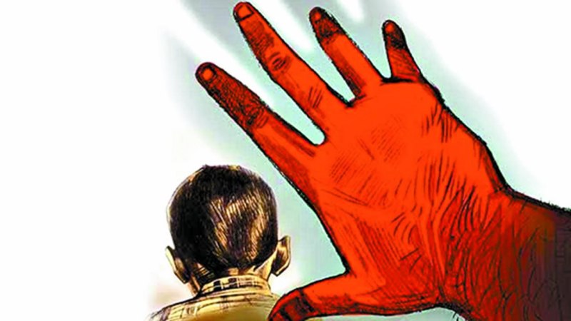 अपनों ने ही छीना परिवार का 'हर्ष'