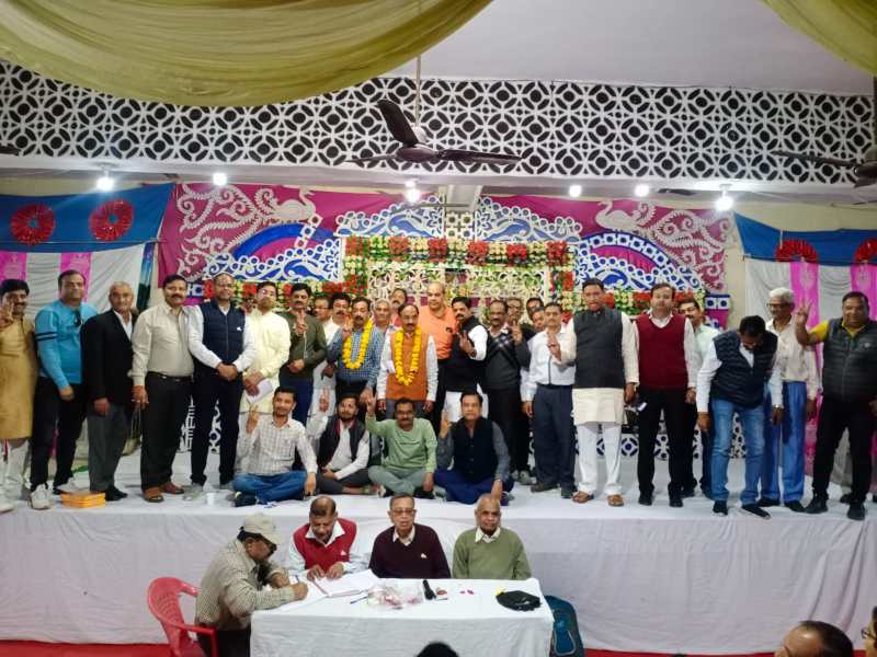 नीखरा बने गहोई समाज के अध्यक्ष, राजीव उपाध्यक्ष बने