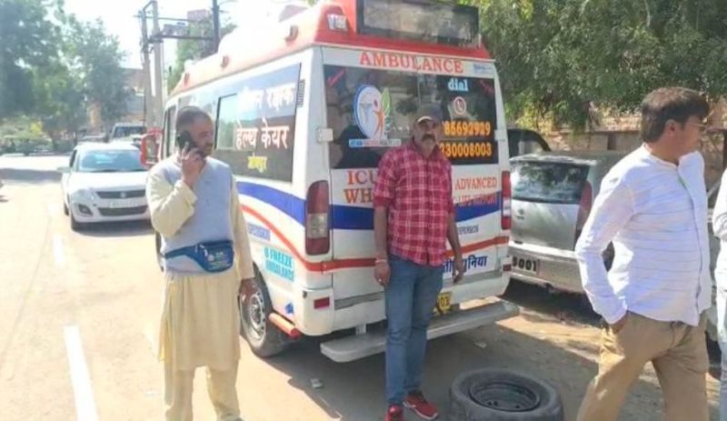 Flight's emergency landing, तबीयत खराब होने से महिला यात्री की मौत