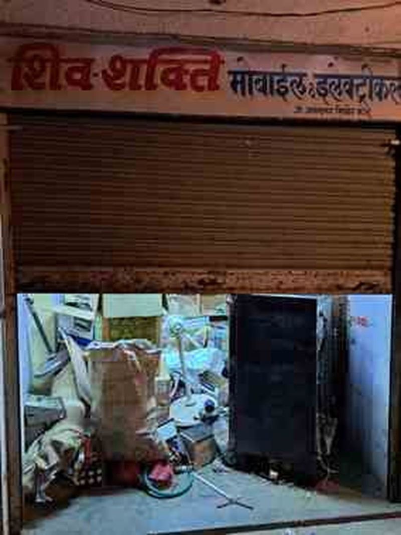 चोर आगे-आगे और पुलिस पीछे-पीछे, एक ही रात में 5 स्थानों पर चोरी की वारदातें, पुलिस के सामने ही भाग छूटे