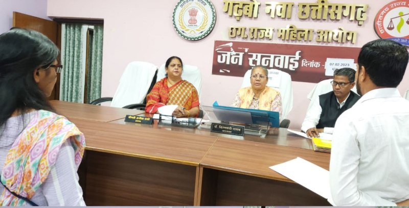 जेठ ने बहू मानने से किया इंकार, महिला ने दिखाया शादीकार्ड व फोटोग्राफ