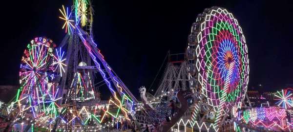 संत शिरोमणि रामजी बाबा का मेला झूलों और दुकानों की लाइट से हुआ जगमग