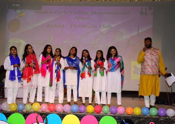 Antakshari Competition at Sophia Girls College