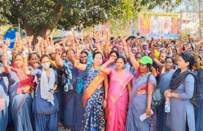 आंबा कार्यकर्ता एवं सहायिका संघ ज्ञापन सौपते हुए