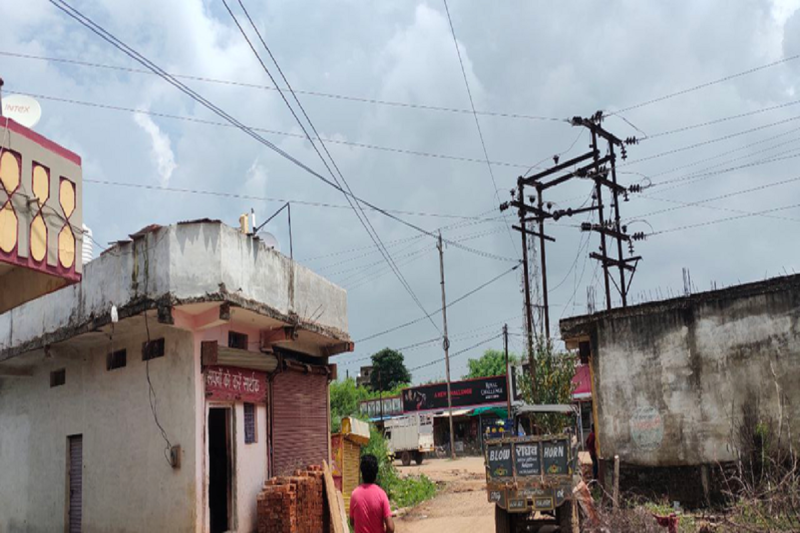 हाइटेंशन लाइनों के नजदीक बसे लोगों को बंधी पट्टा मिलने की उम्मीद
