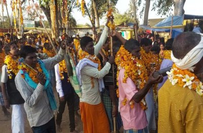 आसपड़ोस गांव के देवी-देवता हुए शामिल