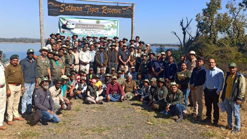 सतपुड़ा के जंगल में पहुंचे 13 प्रदेश के 80 पक्षियों के जानकार