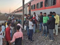 Passengers jumped from train leaving luggage