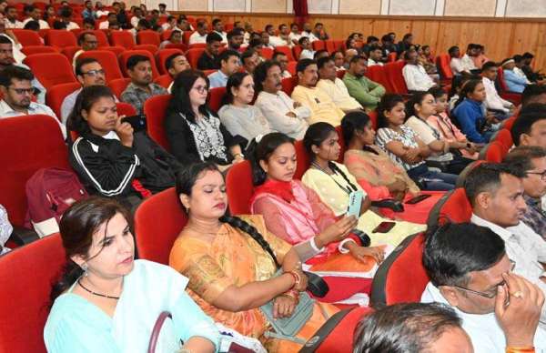 कर्पूरचंद्र कुलिश स्मृति व्याख्यान में पत्रिका समूह के प्रधान संपादक गुलाब कोठारी ने की व्याख्यान माला की शुरुआत