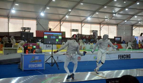 सढक़ो मे चली साईकिल  खेलो इण्डिया खेलो 