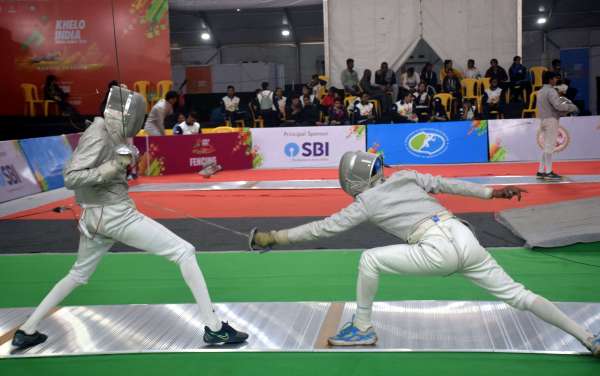 सढक़ो मे चली साईकिल  खेलो इण्डिया