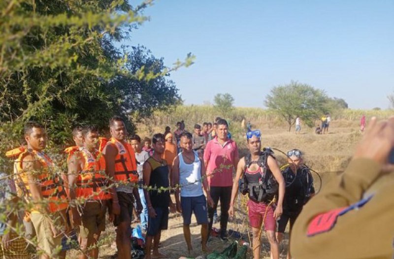 Mother-daughter suicide