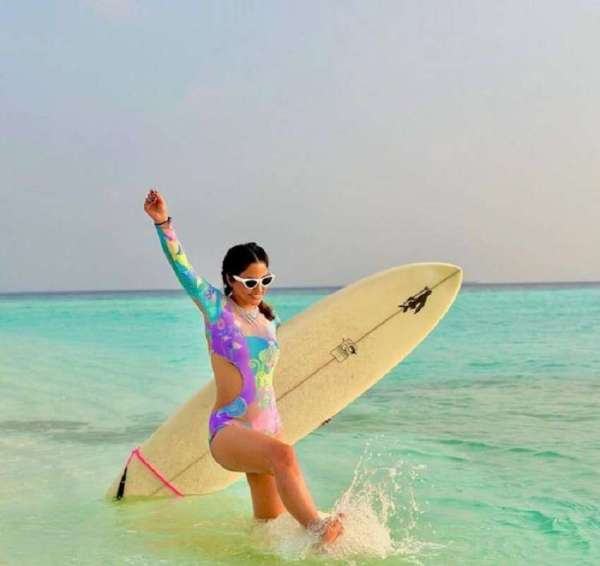 मालदीव में छुट्टियां बिता रहीं हिना खान की फोटोज ने सोशल मीडिया पर मचाया तहलका