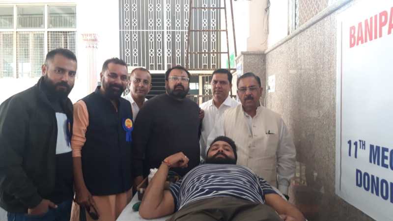 रक्तदान शिविर में युवाओं में दिखा उत्साह