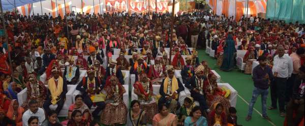 101 couples tied the knot, farewell with wet eyelids........ see photos