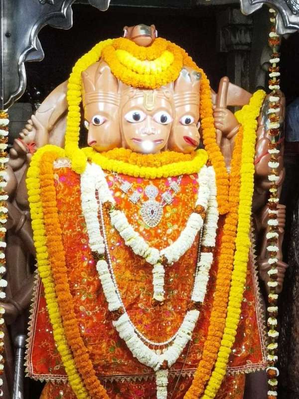 आप भी कीजिए सिद्धपीठ कोलकाता राजाकटरा, वाले श्रीश्री पंचमुखी हनुमान के दर्शन और निहारिए उनका भव्य श्रृंगार