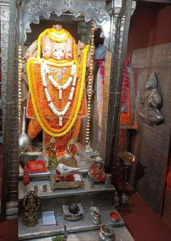 आप भी कीजिए सिद्धपीठ कोलकाता राजाकटरा, वाले श्रीश्री पंचमुखी हनुमान के दर्शन और निहारिए उनका भव्य श्रृंगार