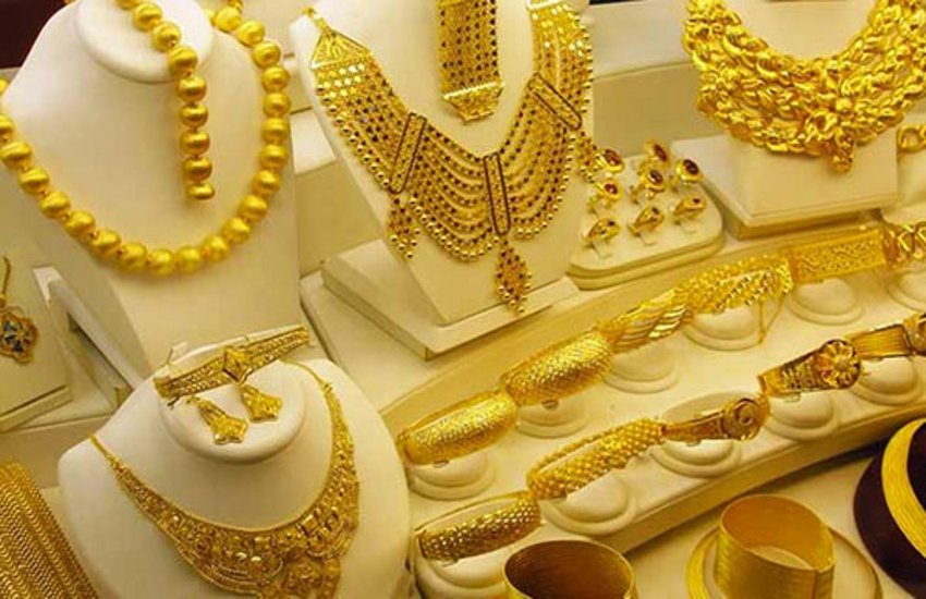 Gold-Silver Price: वेडिंग सीजन आते ही सातवें आसमान पर पहुंचा सोने का दाम, जानिए क्या चल रही है कीमत