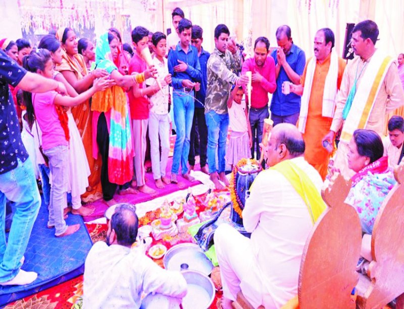 मुड़ापार शिव मंदिर में भगवान शिव का हुआ रुद्राभिषेक