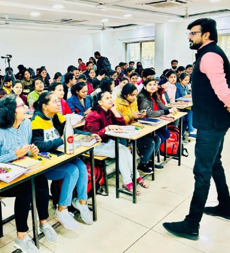 छात्रों से लेकर पुलिस तक ले रही आनलाइन कानून जानकारी, वकील भी करते हैं तैयारी