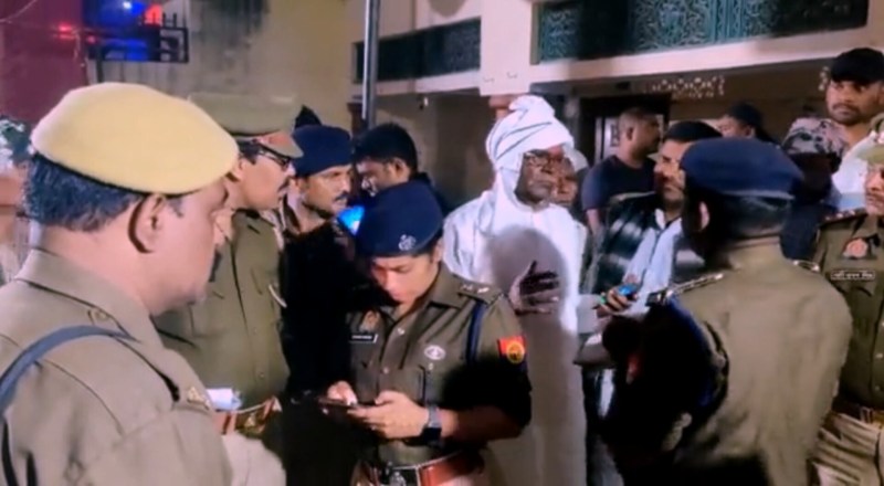 Auraiya Murder : शिक्षामित्र की गोली मारकर हत्या, भीड़ ने हमलवार को पीट- पीटकर मार डाला