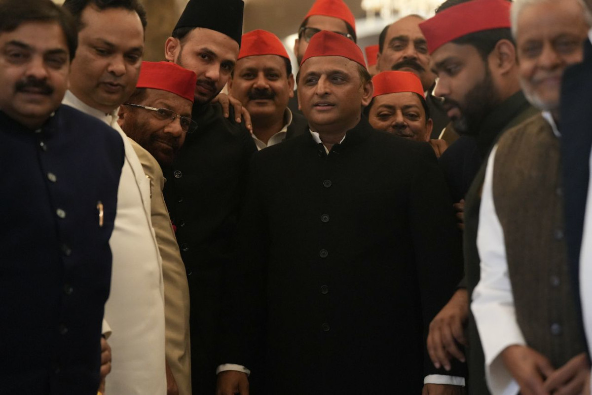 विकास के सूर्योदय का "भगवा रंग" बसता है