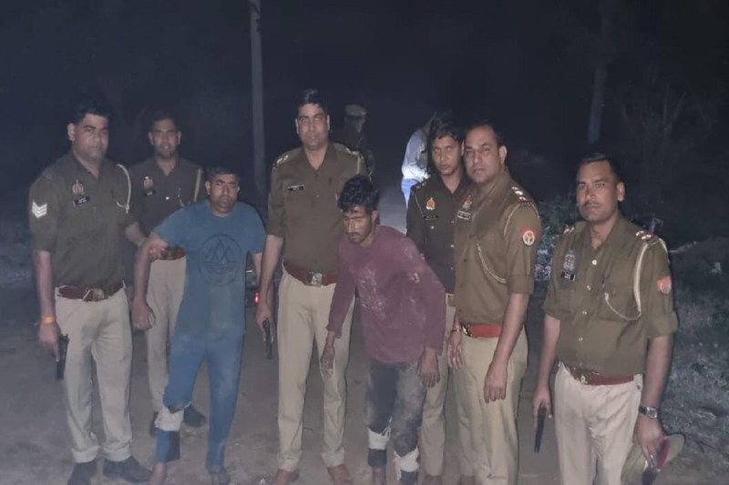 पुलिस को देखते ही गाड़ी घुमाकर भागने लगे, जब दौड़ाया तो चलाने लगे गोली और फिर…