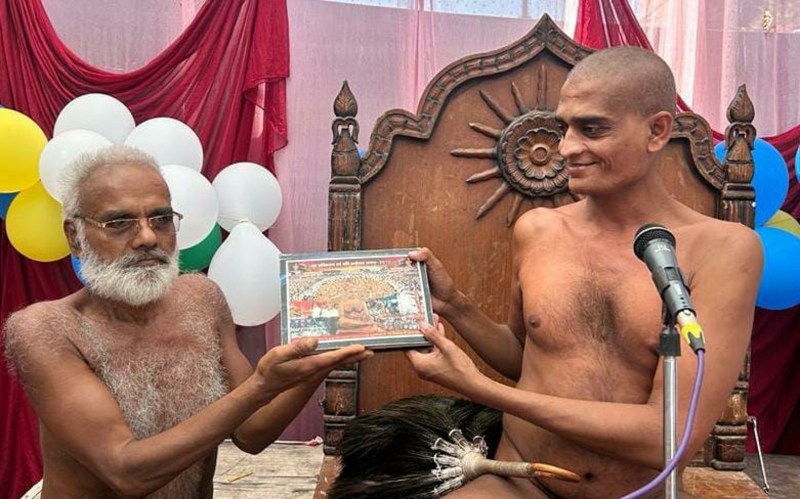 धर्म का मार्ग और पुण्य संचय का साधन कभी नहीं छोडऩा चाहिए:मुनि