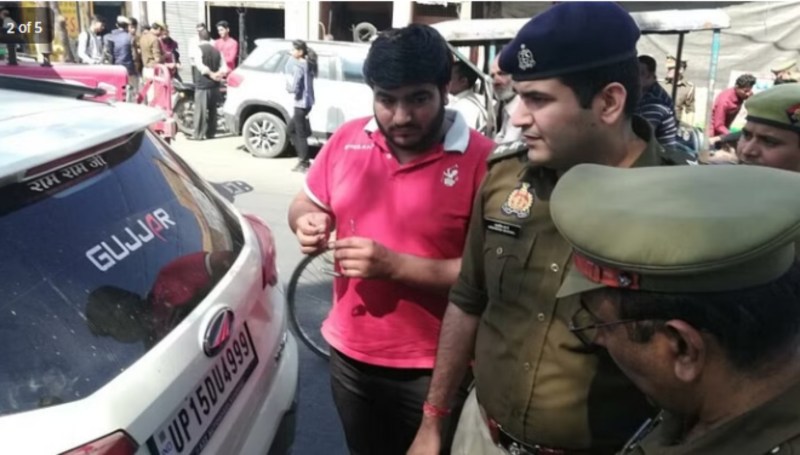 पुलिस ने पंडित-राजपूत और गुर्जर लिखी गाड़ियों के खिलाफ चलाया अभियान
