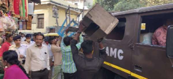 माणेकचौक से पानकोरनाका, खाडिया तक से हटाया अतिक्रमण