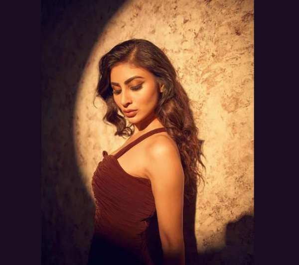 mouni_roy_7.jpg