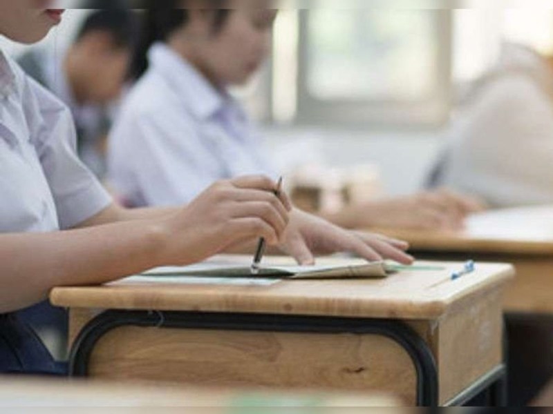 पिता की बाइक गिरवी रखने के बाद छात्र को मिला बोर्ड परीक्षा का प्रवेशपत्र