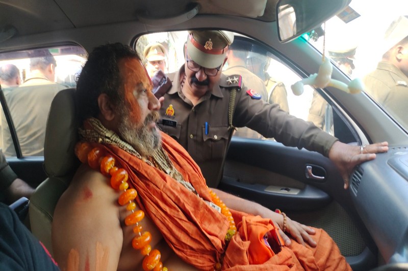 परमहंस दास को पुलिस रोका