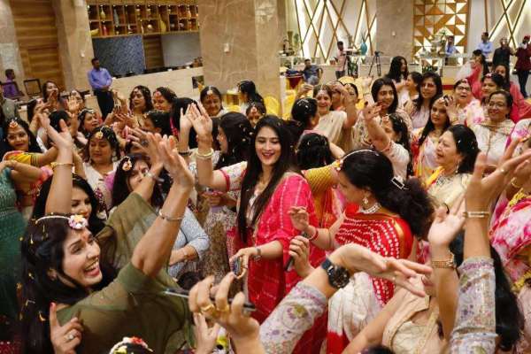 राजस्थानी समाज की महिलाओं ने मनाया होली का त्योहार