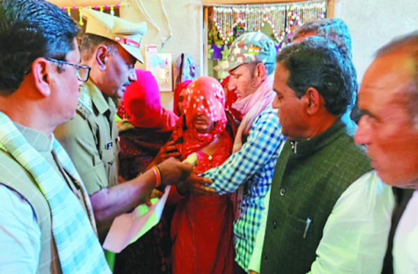 Patrika Photo Gallery: When two small children completed the funeral c