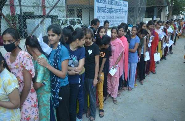 तृतीय श्रेणी शिक्षक भर्ती परीक्षा के लिए शहर में छह घंटे बंद रहा इंटरनेट