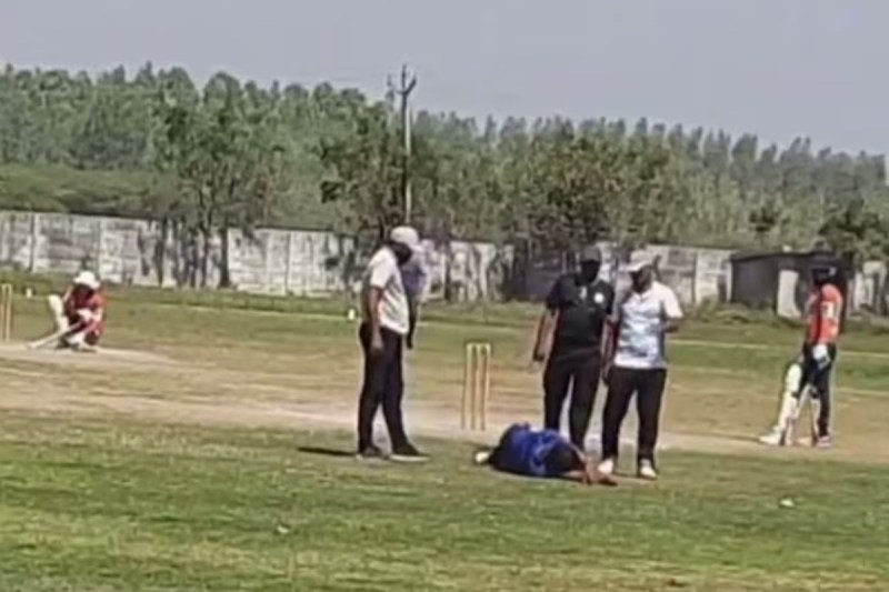 gst-officer-dies-of-heart-attack-while-playing-cricket-match-in-ahmedabad.jpg