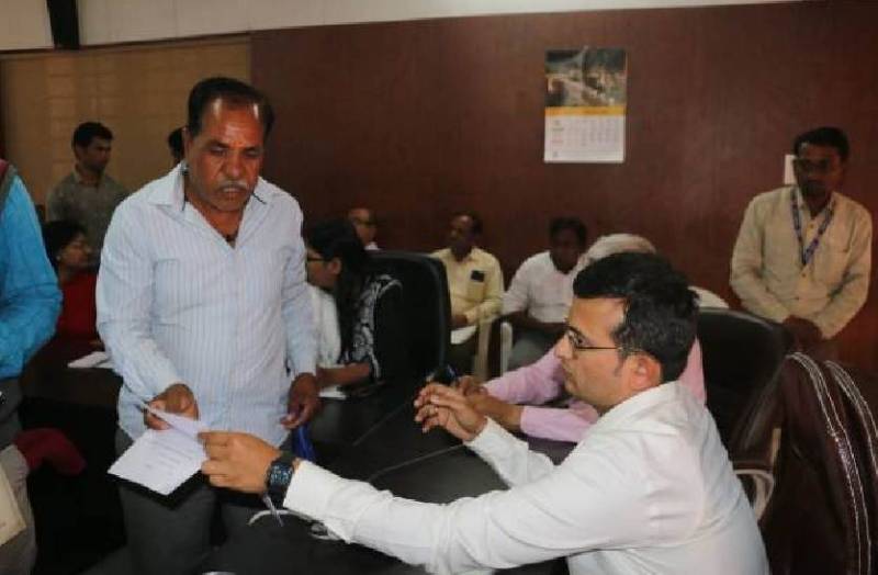 Appealed for installment of electricity and PM housing