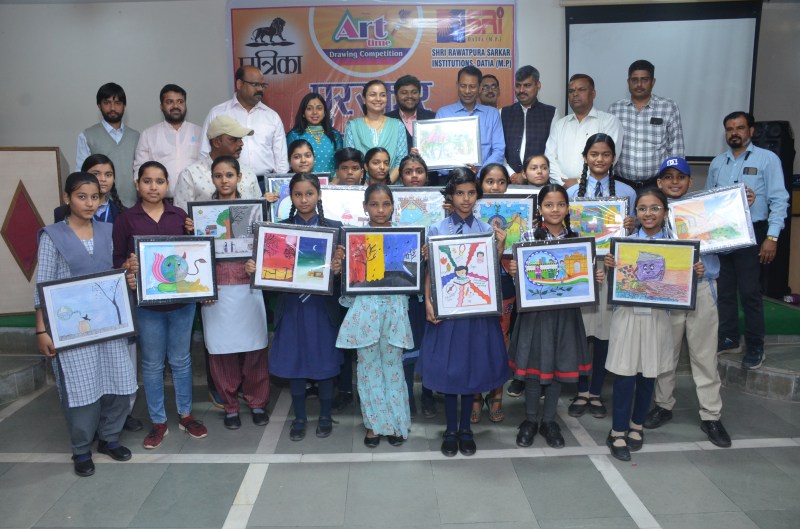 बच्चे हमसे अच्छा सोचते हैं, उन्हें दें खुला आसमान