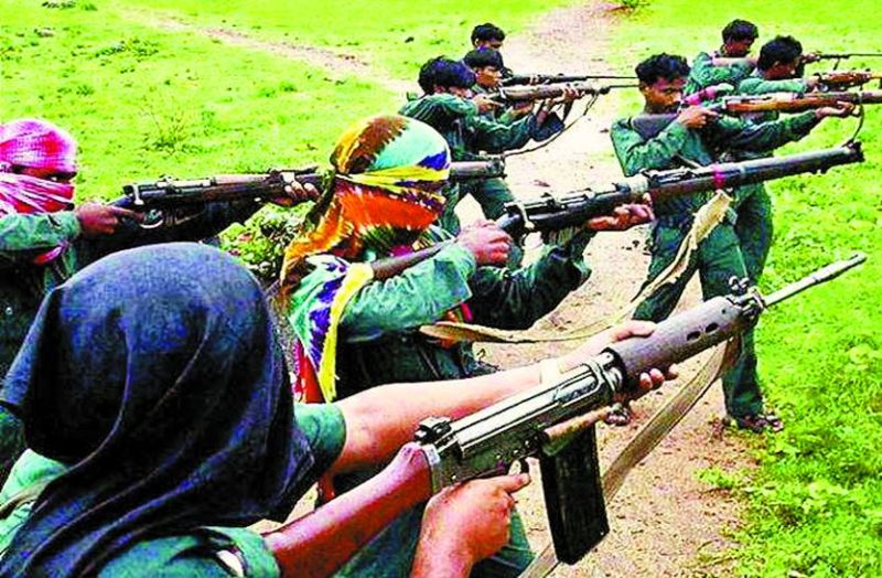 चुनावी साल में नक्सलियों के निशाने पर हैं जवान और राजनीतिक कार्यकर्ता