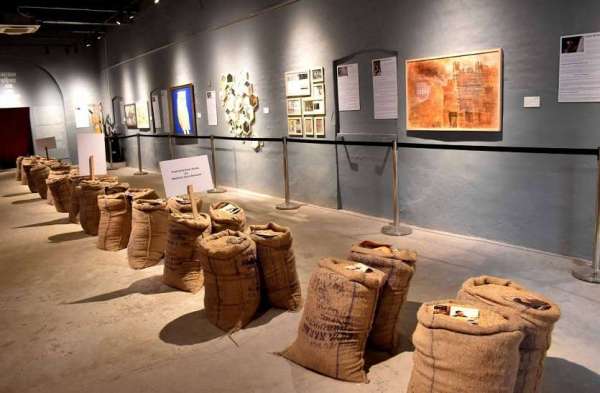 अलीपुर जेल संग्रहालय में संग्रहालय स्वतंत्रता और जागरण पर आयोजित पेंटिंग प्रदर्शनी।