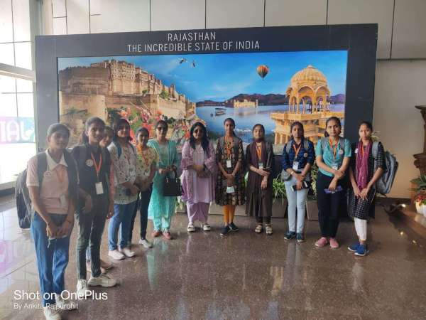 शासन-प्रशासन ने बढ़ाया पाली की मेधावी छात्राओं का उत्साह