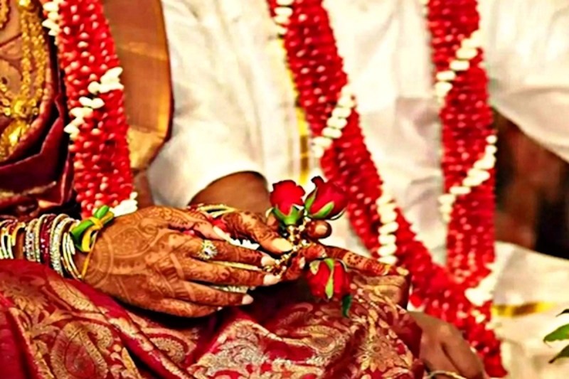 भारी तादाद में पुलिस बल तैनात