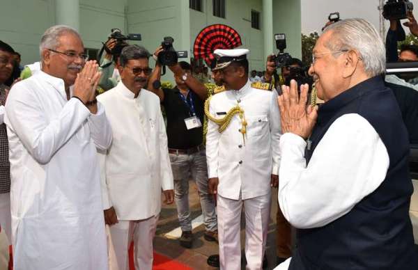 फोटो स्टोरीः देखिए विधानसभा सत्र के पहले दिन की झलकियां