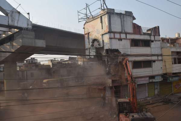 पल भर मे बिल्डिॅग धवस्त  