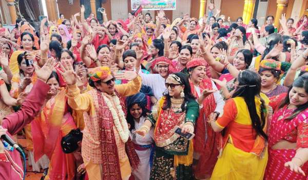 Fagotsav celebrated, women played Holi