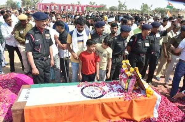 शहीद हवलदार भारमल ईनाणियां की देह पंचतत्व में विलीन